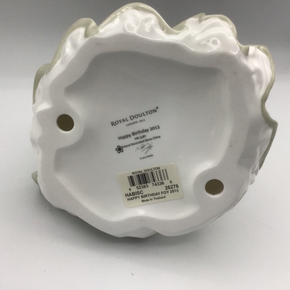 Royal Doulton Happy Birthday 2013 Pretty Ladies Figurine of the year HN5587. - Picture 7 of 7